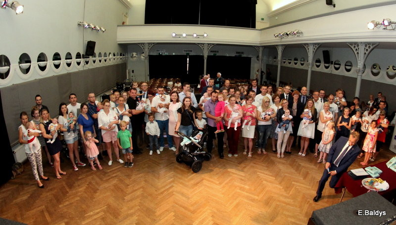 Becikowe od pani minister i prezydenta (zdjęcia)