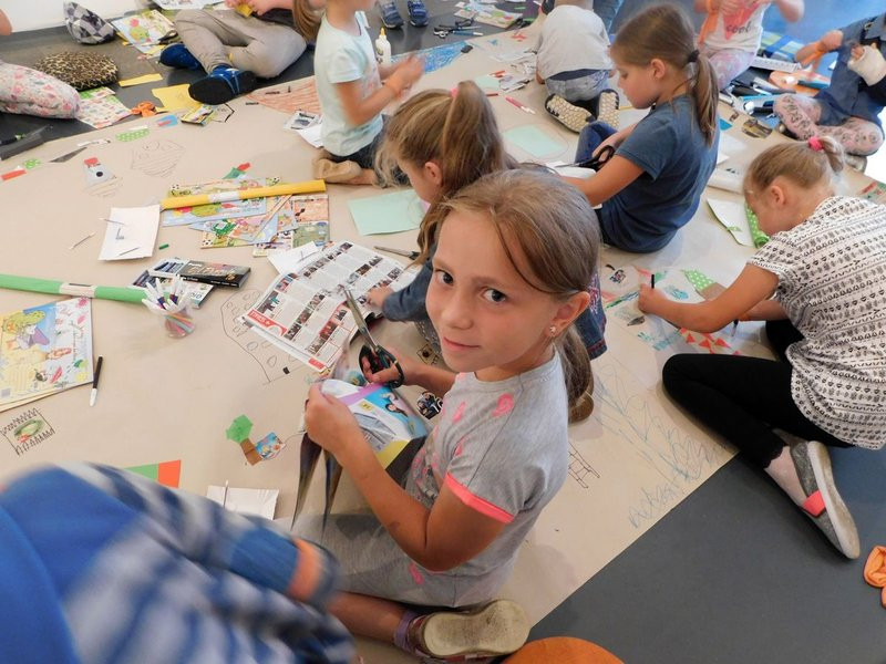 Mali artyści w Galerii MBWA  (kilka zdjęć)