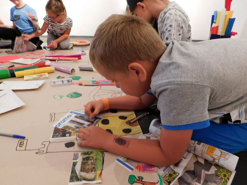 Mali artyści w Galerii MBWA  (kilka zdjęć)