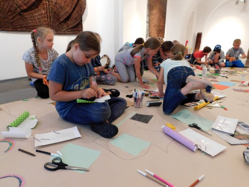 Mali artyści w Galerii MBWA  (kilka zdjęć)