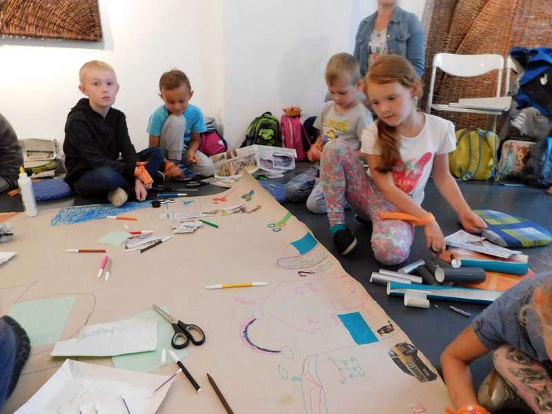 Mali artyści w Galerii MBWA  (kilka zdjęć)