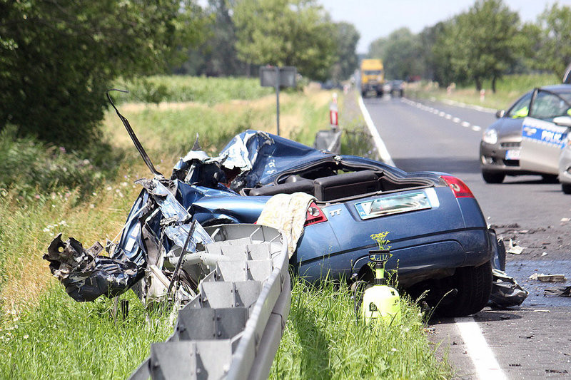 Zginął w zderzeniu z ciężarówką (zdjęcia)