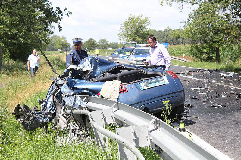 Zginął w zderzeniu z ciężarówką (zdjęcia)