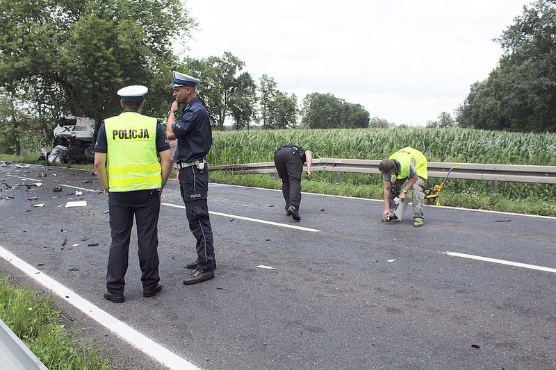 Zginął w zderzeniu z ciężarówką (zdjęcia)