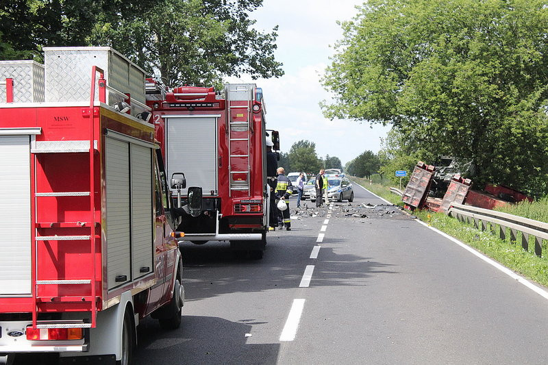 Zginął w zderzeniu z ciężarówką (zdjęcia)