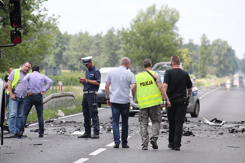 Zginął w zderzeniu z ciężarówką (zdjęcia)