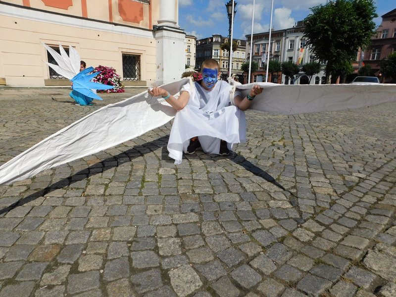 Rozwinęli skrzydła nad miastem (kilka zdjęć)