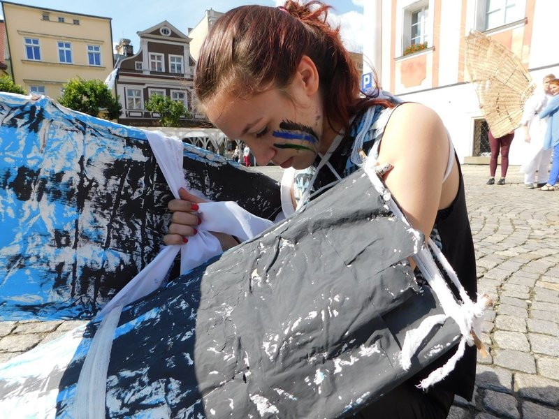 Rozwinęli skrzydła nad miastem (kilka zdjęć)