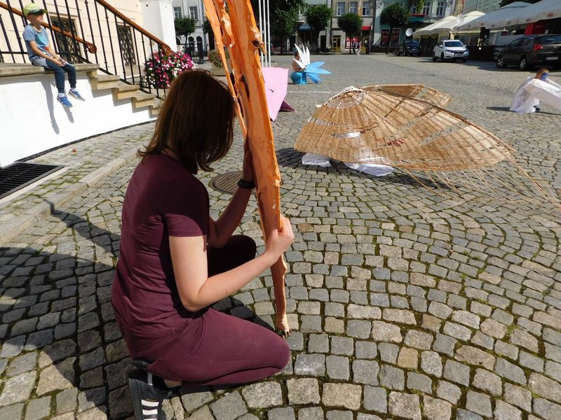Rozwinęli skrzydła nad miastem (kilka zdjęć)