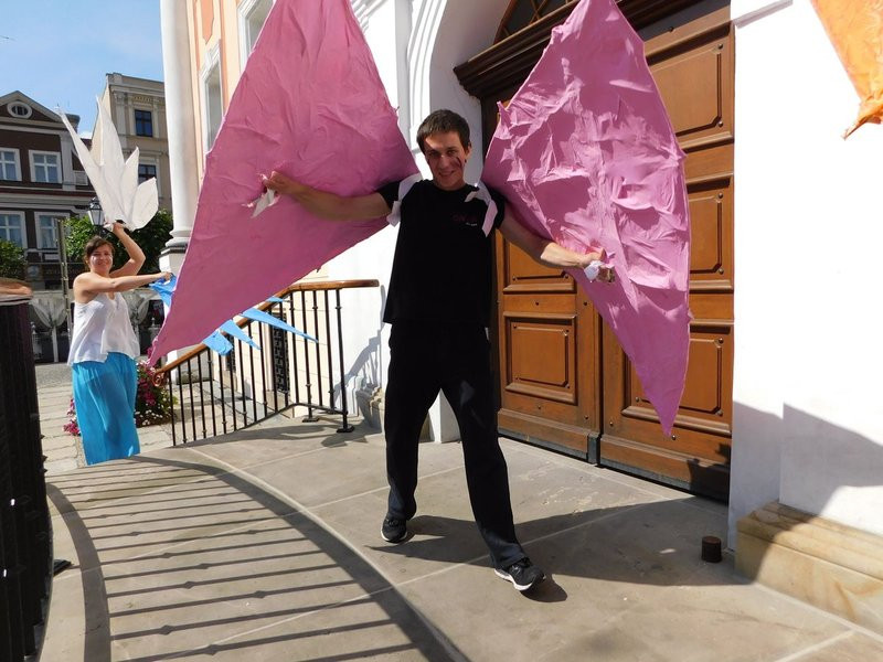 Rozwinęli skrzydła nad miastem (kilka zdjęć)