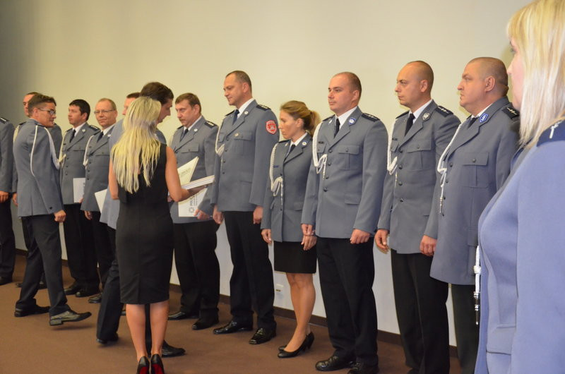 Wyróżnienia i awanse dla policjantów (zdjęcia)