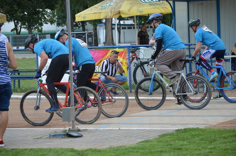 Ostra walka w turnieju oldbojów (zdjęcia)