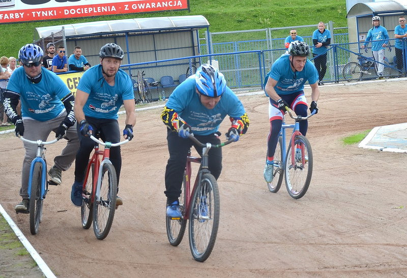Ostra walka w turnieju oldbojów (zdjęcia)