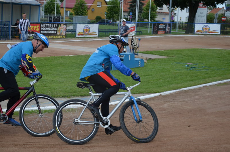 Ostra walka w turnieju oldbojów (zdjęcia)