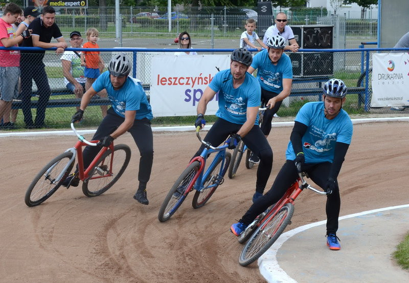 Ostra walka w turnieju oldbojów (zdjęcia)