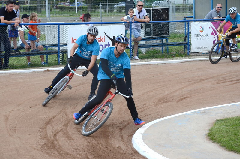 Ostra walka w turnieju oldbojów (zdjęcia)