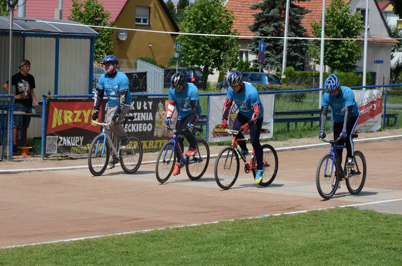 Ostra walka w turnieju oldbojów (zdjęcia)