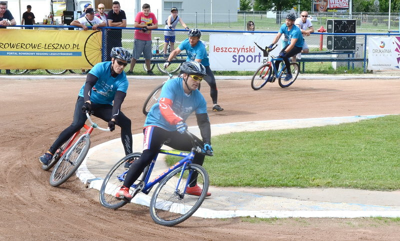 Ostra walka w turnieju oldbojów (zdjęcia)
