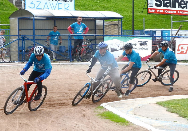 Ostra walka w turnieju oldbojów (zdjęcia)
