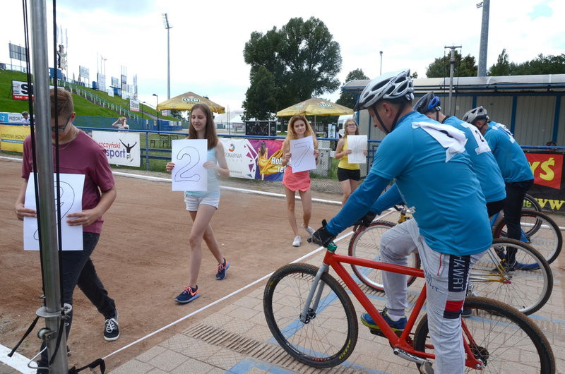 Ostra walka w turnieju oldbojów (zdjęcia)