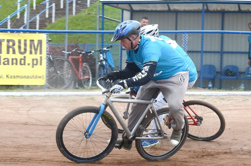 Ostra walka w turnieju oldbojów (zdjęcia)