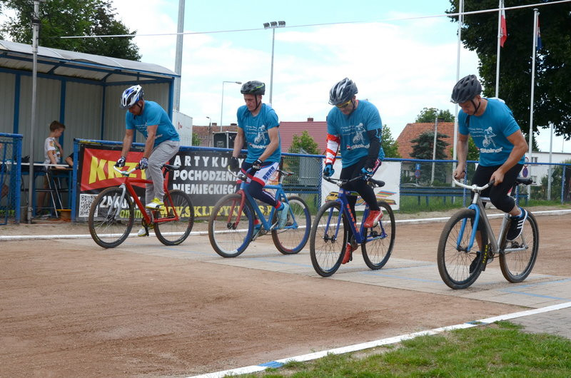 Ostra walka w turnieju oldbojów (zdjęcia)