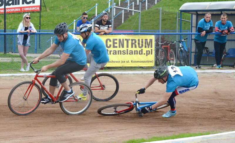 Ostra walka w turnieju oldbojów (zdjęcia)