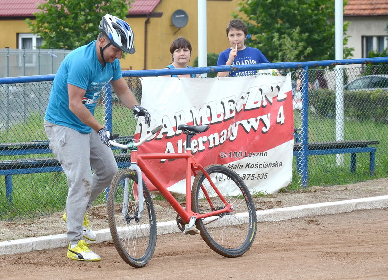 Ostra walka w turnieju oldbojów (zdjęcia)