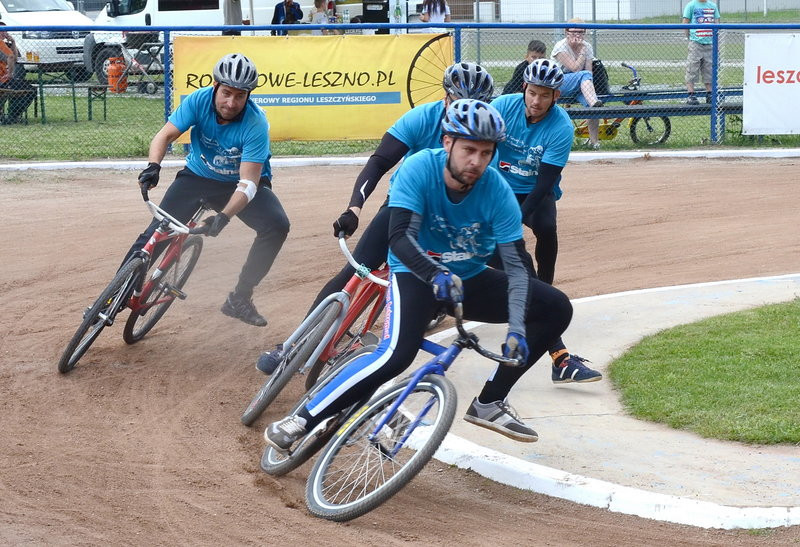 Ostra walka w turnieju oldbojów (zdjęcia)