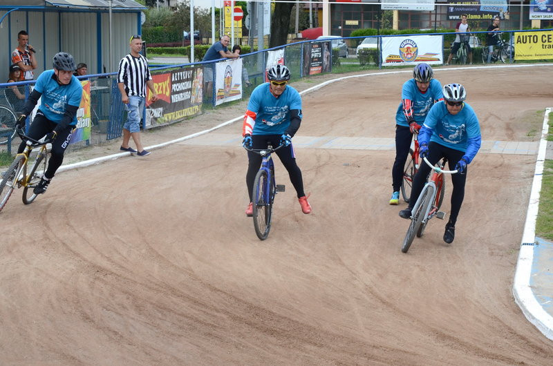 Ostra walka w turnieju oldbojów (zdjęcia)