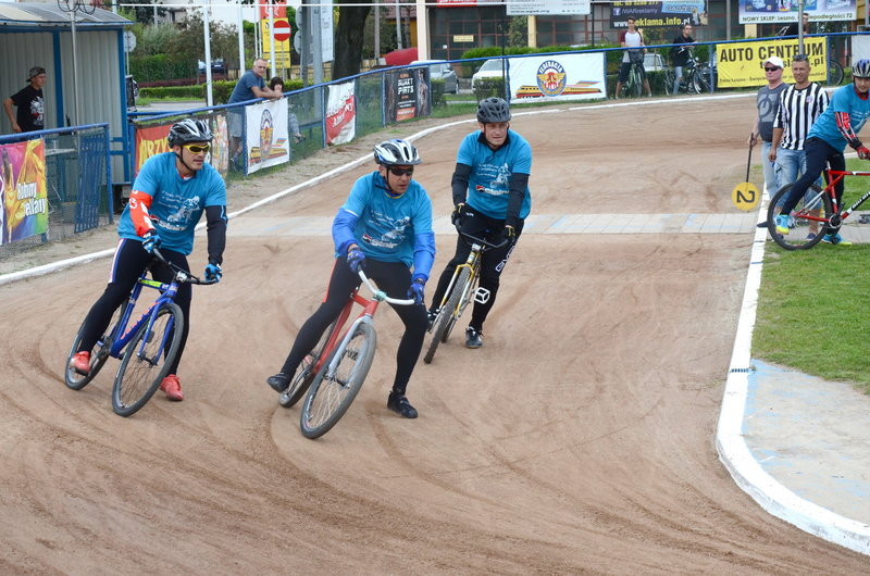 Ostra walka w turnieju oldbojów (zdjęcia)