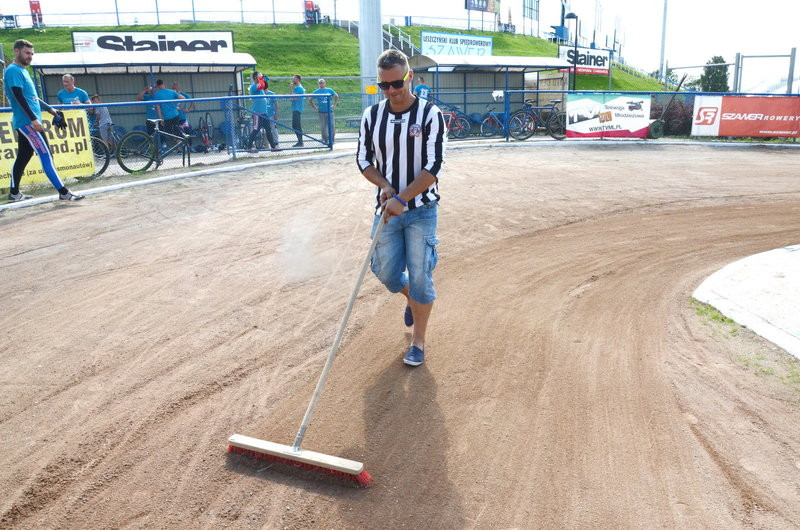 Ostra walka w turnieju oldbojów (zdjęcia)