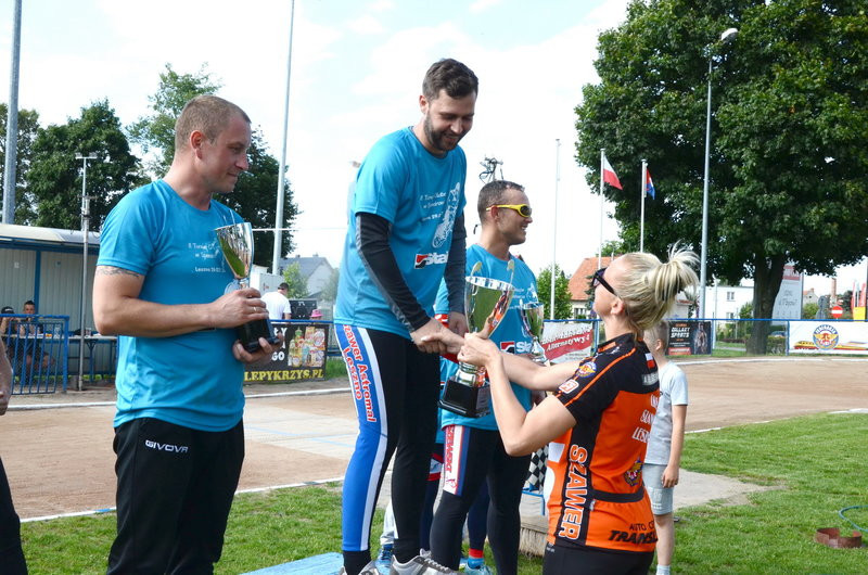 Ostra walka w turnieju oldbojów (zdjęcia)