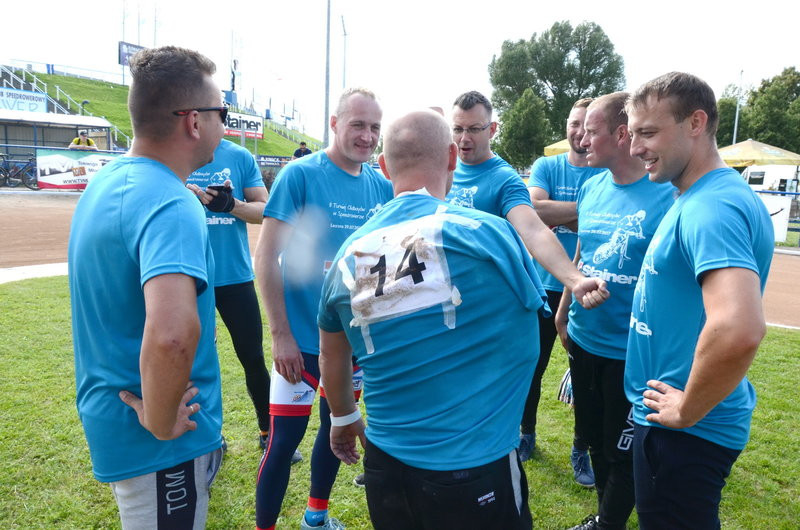 Ostra walka w turnieju oldbojów (zdjęcia)