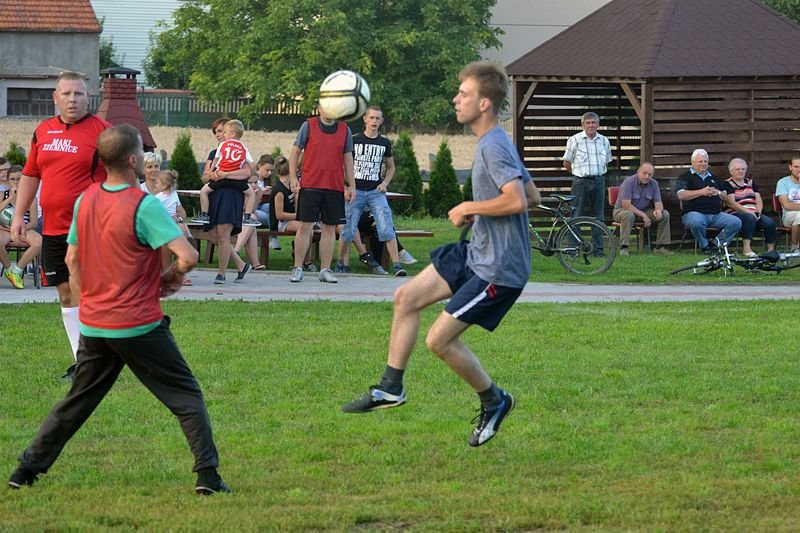 Kawalerowie wygrali z Żonatymi! (zdjęcia)