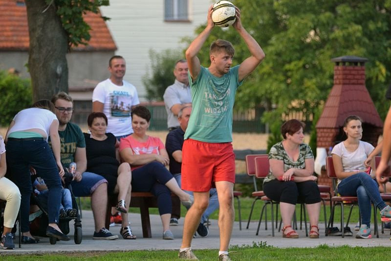 Kawalerowie wygrali z Żonatymi! (zdjęcia)