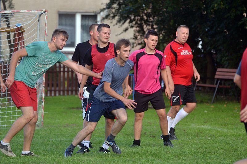 Kawalerowie wygrali z Żonatymi! (zdjęcia)