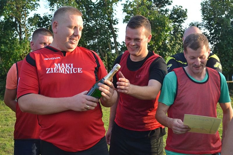 Kawalerowie wygrali z Żonatymi! (zdjęcia)