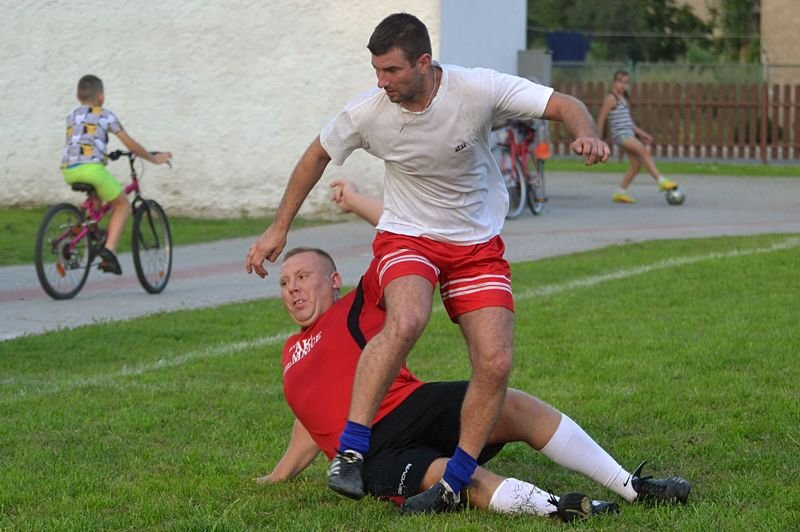 Kawalerowie wygrali z Żonatymi! (zdjęcia)