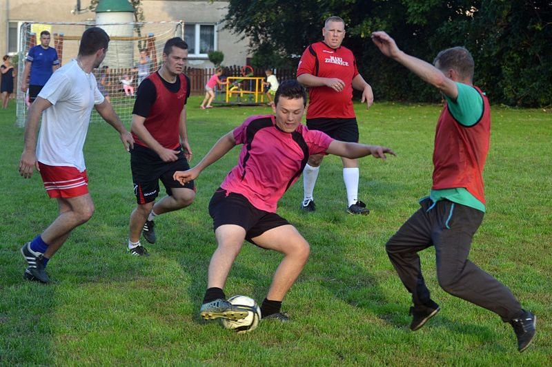 Kawalerowie wygrali z Żonatymi! (zdjęcia)