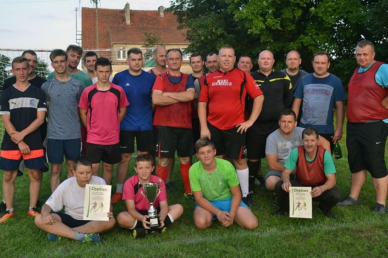 Kawalerowie wygrali z Żonatymi! (zdjęcia)