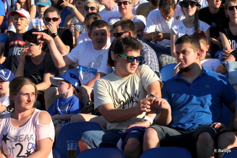 Kibicowali w upalną niedzielę (zdjęcia)