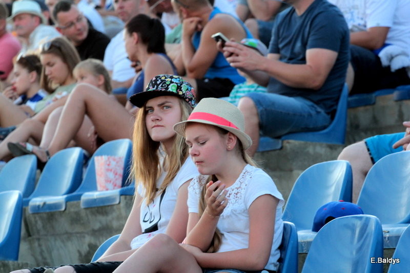 Kibicowali w upalną niedzielę (zdjęcia)