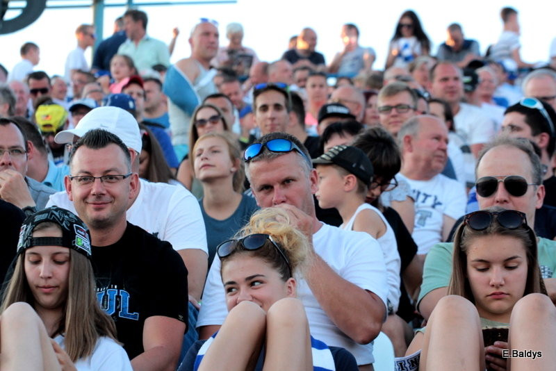 Kibicowali w upalną niedzielę (zdjęcia)