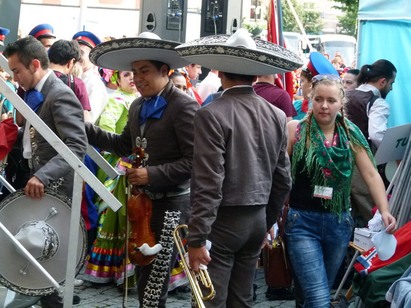 Światowy folklor na leszczyńskim rynku (zdjęcia)