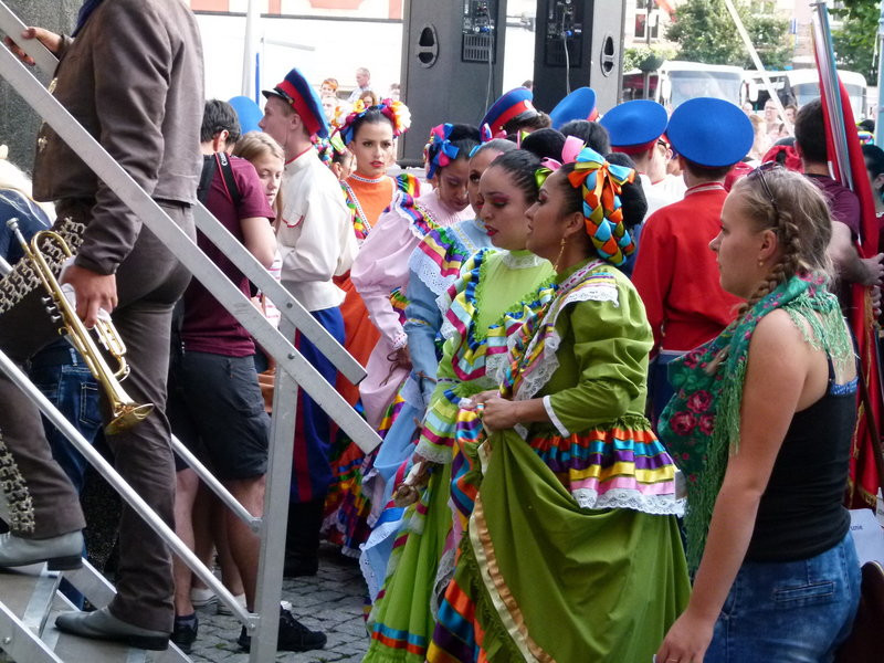 Światowy folklor na leszczyńskim rynku (zdjęcia)