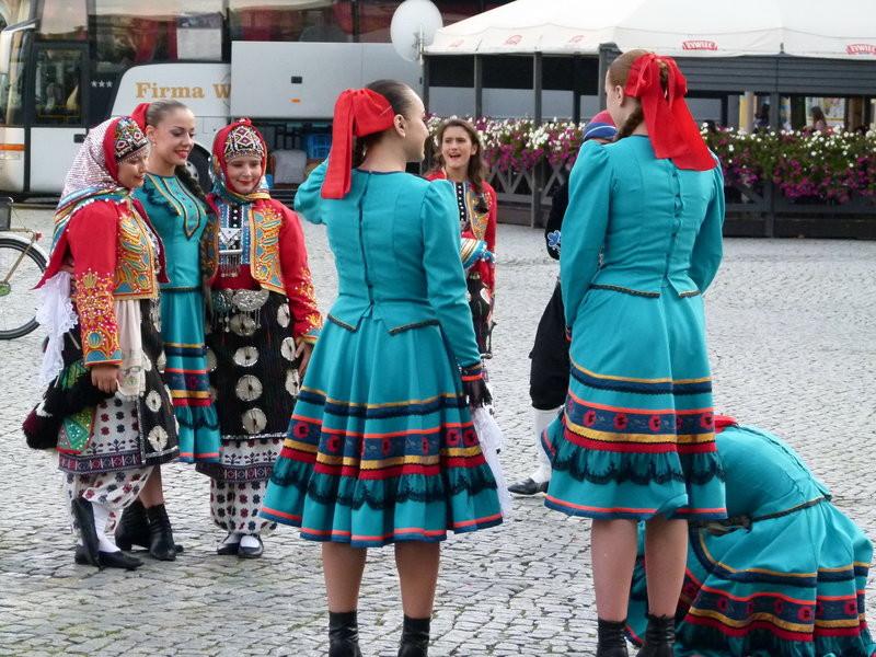 Światowy folklor na leszczyńskim rynku (zdjęcia)