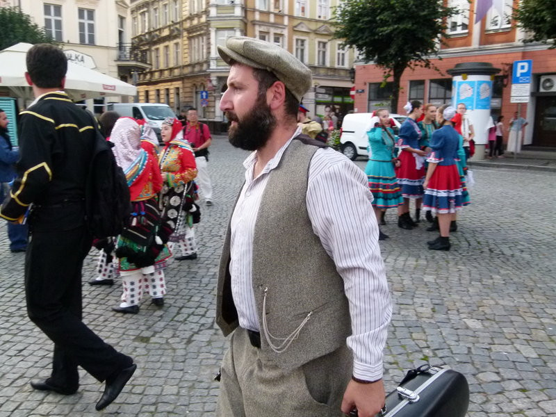 Światowy folklor na leszczyńskim rynku (zdjęcia)
