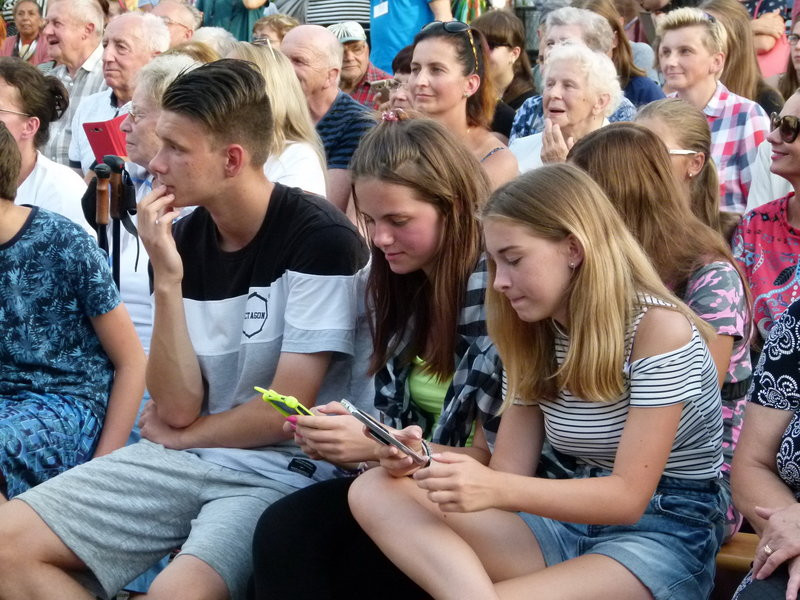 Światowy folklor na leszczyńskim rynku (zdjęcia)