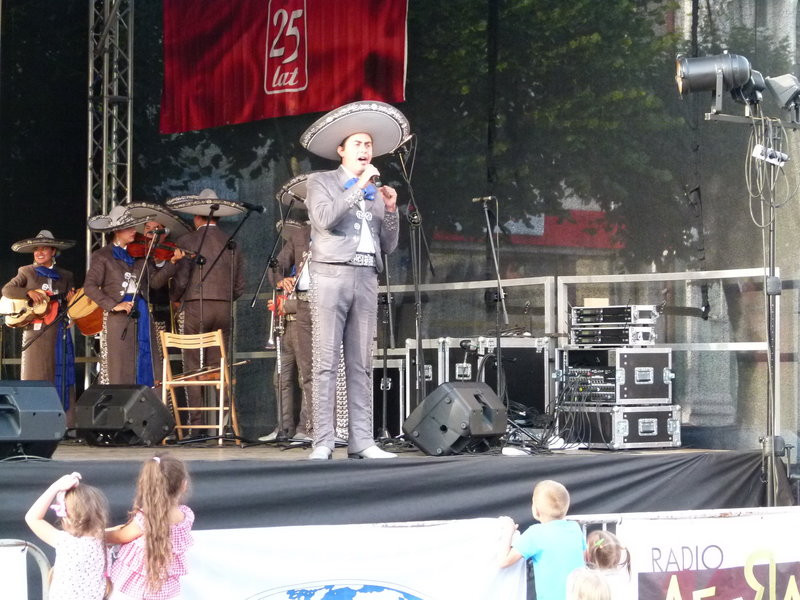 Światowy folklor na leszczyńskim rynku (zdjęcia)